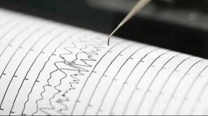 Scossa di terremoto ai Campi Flegrei, sentita anche a Napoli, paura e gente in strada