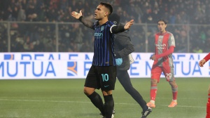 Serie A, l'Inter vince a Cremona e si conferma in testa; poker della Juventus a Parma