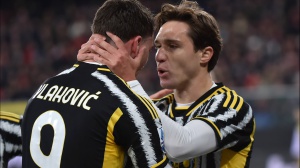 Serie A: La Juventus batte 3 a 0 il sassuolo e si riporta a -2 dall'Inter prima in classifica. Vlahovic strepitoso con una doppietta