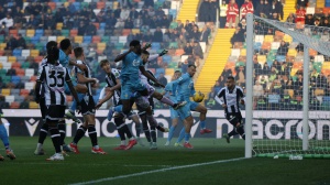 Serie A, Monza-Verona 0-1, Udinese-Venezia 3-2, Atalanta-Torino 1-1. Bologna-Como
