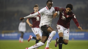 Serie A, Venezia-Lazio 0-0. Parma-Bologna 2-0, Torino-Milan 2-1, Inter-Genoa 1-0