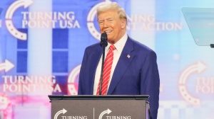 Stati Uniti, Donald Trump minaccia tutti, attacchi a Panama, Groenlandia e Canada