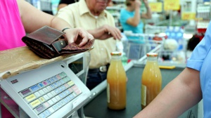 Bagno vietato alle cassiere, l'audio della direttrice del supermercato di Brandizzo
