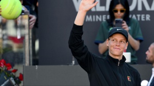Tennis, Internazionali BNL d'Italia: Sinner demolisce Popyrin, agli ottavi derby con Pellegrino. Eliminati Bellucci e Cobolli