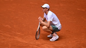 Tennis, niente Internazionali BNL d'Italia per Jannik Sinner. L'azzurro costretto a dare forfait per infortunio