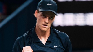 Tennis. Sinner a Vienna vince in 58'' ma è sempre polemica Davis