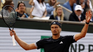Tennis, Zverev re del Roland Garros, Cobolli cede in cinque set dopo una finale epica e lunghissima tedesco