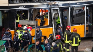 Tram deragliato venerdì a Milano, l'autista indagato per disastro ferroviario