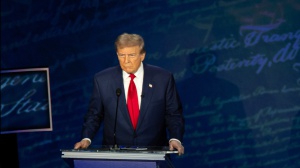 Donald Trump all'attacco dopo il duello tv con Kamala Harris, il dibattito è stato truccato dalla Abc