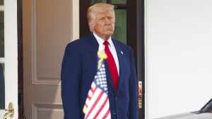 Trump va avanti con i dazi e attacca l'Europa, "creata per danneggiare gli Usa". Commissione Europea pronta a rispondere