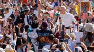 Un milione di giovani dal Papa, 'fate il mondo più umano'