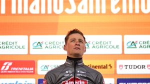 Van Der Poel vince la Milano-Sanremo, battuti allo sprint Ganna e Pogacar