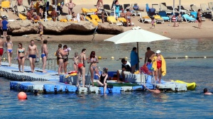 Vanno a Sharm el-Sheikh in vacanza e lasciano a casa da soli i 5 figli, minori in comunità