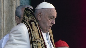 Vaticano, le condizioni di papa Francesco restano critiche ma stazionarie secondo l'ultimo bollettino