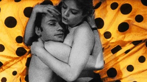 Venezia 83, la preapertura rende omaggio a Tinto Brass: restaurato in 4K il film Col cuore in gola