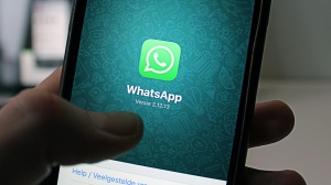 Whatsapp, arriva la terza spunta, quella blu per gli screenshot: verità o bufala?