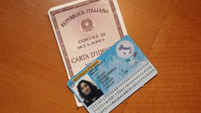 Addio alla carta d’identità cartacea: dal 3 agosto 2026 si viaggia solo con quella elettronica