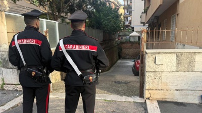 Roma, 27enne muore cadendo dal balcone di un B&B, il coinquilino ai domiciliari