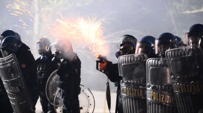Bombe carta e blocchi autostradali alla marcia dei No Tav in Val di Susa, la premier Meloni: “Atti vergognosi”
