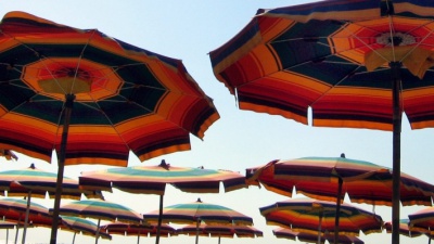 Caldo record in Sardegna, in spiaggia muoiono due persone colte da malore 