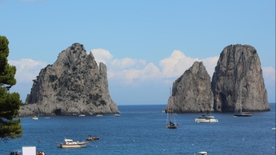 Capri: ordinanza "anti-petulanza", il sindaco dice stop all'assalto ai turisti. Ecco cosa si rischia