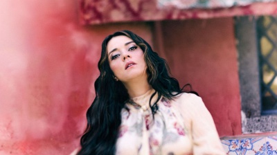 Carmen Consoli a RTL 102.5: “Sentivo l’esigenza di recuperare le mie radici ed è stato un vero e proprio lavoro culturale. Hanno partecipato anche Mahmood, Jovanotti e Leonardo Sgroi, a cui sarò per sempre grata”