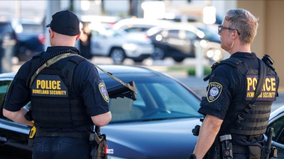 Cecchino spara contro un centro migranti a Dallas e poi si uccide: almeno un morto e due feriti