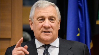 Cisgiordania, due carabinieri fatti inginocchiare da un colono armato. Roma convoca l'ambasciatore israeliano