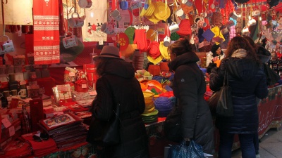 Confcommercio è ottimista sui consumi di Natale grazie alle tredicesime. Sangalli chiede al governo di consolidare la ripresa