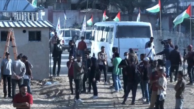 Donald Trump avverte Hamas “Pronto a consentire nuovi attacchi a Gaza”. I miliziani ieri hanno restituito a Israele altre due salme