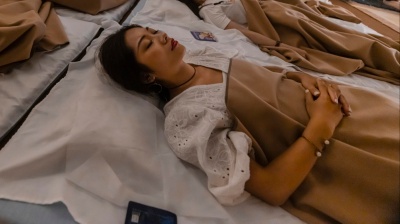 Donne e sonno: dormono meno e peggio degli uomini e, dopo i 50 anni, va anche peggio