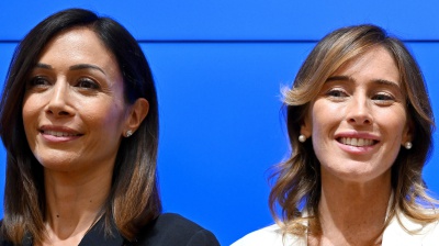 Dopo il sito "mia moglie" alla ribalta una pagina che contiene migliaia di scatti e fotomomtaggi osè