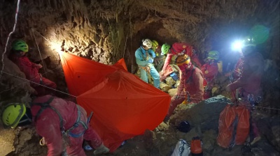 E’ stato tratto in salvo dopo 12 ore lo speleologo intrappolato nella grotta nel cuneese