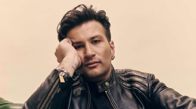 Eddie Brock racconta a RTL 102.5 il debutto a Sanremo 2026 con il brano “Avvoltoi”