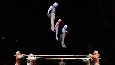 Dopo Roma il Cirque du Soleil incanta anche Milano. In scena lo spettacolo "Alegrìa - In a New Light"
