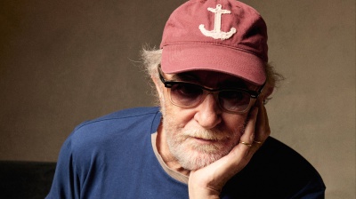 Francesco De Gregori a RTL 102.5: “Mi fa un bell’effetto suonare in posti diversi come i palazzetti, i teatri, i club… In ogni serata ci saranno tre o quattro canzoni diverse, ma lo scheletro della scaletta sarà ‘Rimmel’"