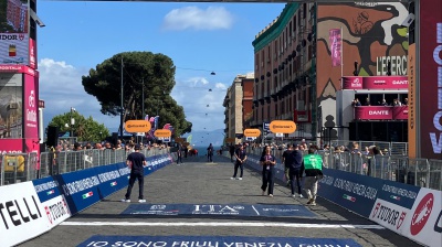 GIRO, A NAPOLI LA PRIMA VITTORIA ITALIANA: VINCE DAVIDE BALLERINI