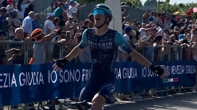 Giro d’Italia, a Novi Ligure colpo vincente del belga Segaert 