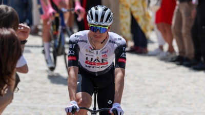 Giro d’Italia, arrivo in salita a Tagliacozzo, tappa ad Ayuso e maglia rosa a Roglic