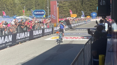 Giro d’Italia, il francese Predhomme vince a Champoluc, Del Toro sempre in maglia rosa 