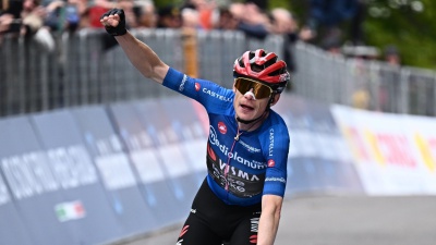 GIRO D’ITALIA, VINGEGAARD VINCE ANCHE A CORNO ALLE SCALE, IN DIFFICOLTÀ PELLIZZARI