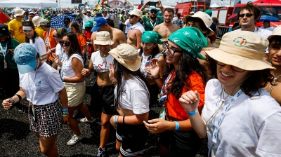 Giubileo dei giovani: a Roma la pacifica (e allegra) invasione dei fedeli del futuro, attesi un milione di ragazzi