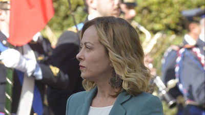 Governo, la premier Meloni davanti agli industriali striglia l’Unione Europea: “Rimuova i dazi interni”