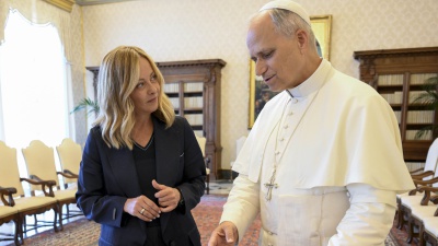 Governo, Meloni e i vicepremier Salvini e Tajani in Vaticano. La Santa Sede: “Comune impegno per la pace”