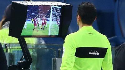 Il calcio è ai box per il coronavirus, ma non si ferma l'aggiornamento delle regole, novità in arrivo per la prossima stagione