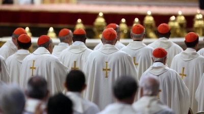 Il conclave a un passo: domani alle 16.30, l'"extra omnes", oggi ultima riunione dei cardinali,  chi sarà il nuovo Papa?