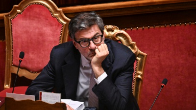 Il ministro delle finanze  Giancarlo Giorgetti alla camera "Un paese indebitato non è totalmente libero" 