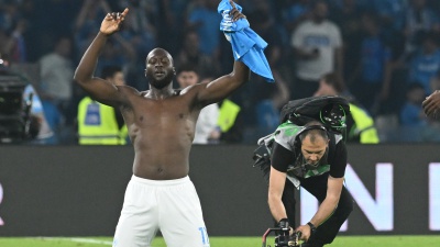 Il Napoli è Campione d'Italia: gli uomini di Conte battono il Cagliari 2-0 e conquistano il quarto scudetto della storia dei partenopei