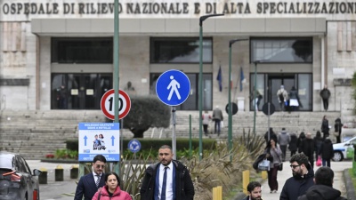 Il piccolo al Monaldi ad oggi ancora trapiantabile, domani una nuova valutazione, appello della madre al Papa