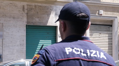 In fin di vita un 55enne accoltellato in strada a Milano da un giovane di origini gambiane